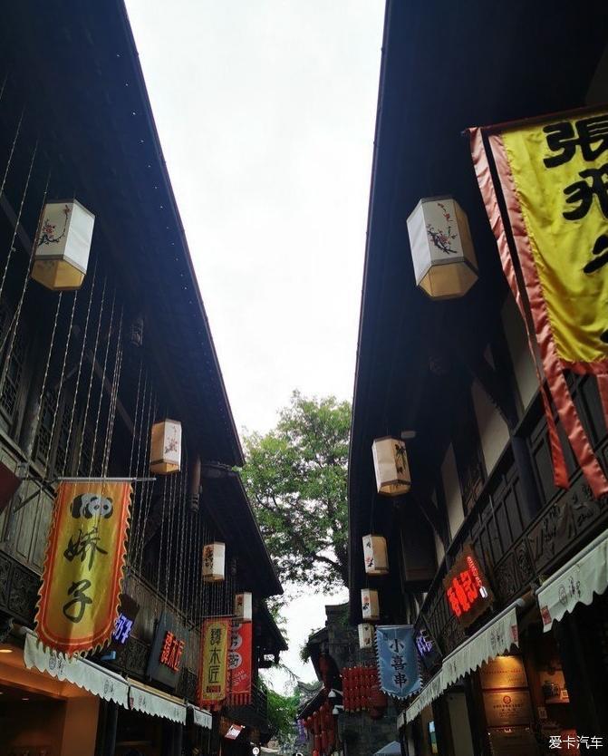 漫步在夕阳下，与帕萨特同行