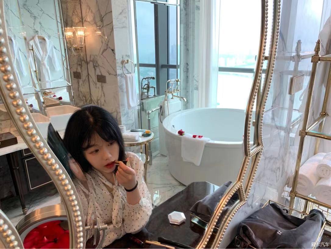 从奔驰S级换到蔚来ES8我的用车感受分享