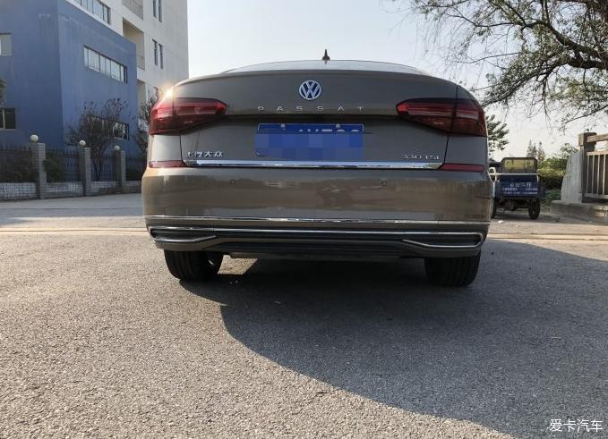 开自己喜欢的车——帕萨特！生活才充满乐趣