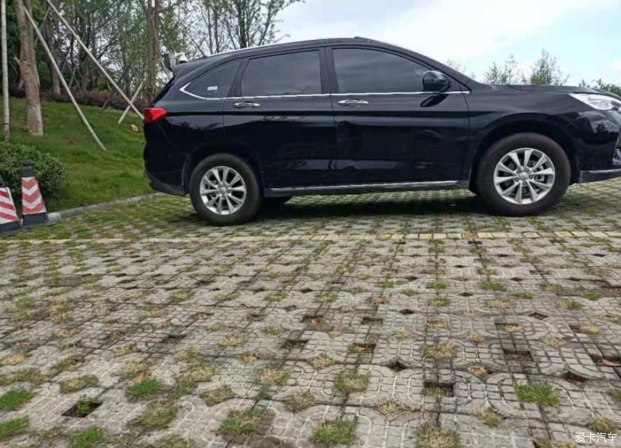 开着哈弗M6 PLUS回家