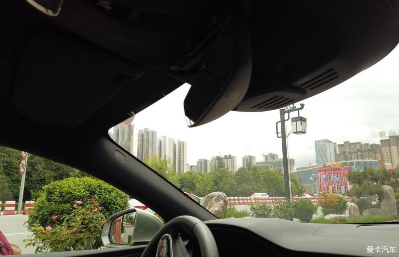 开着沃尔沃S60，领着一马路的车跑