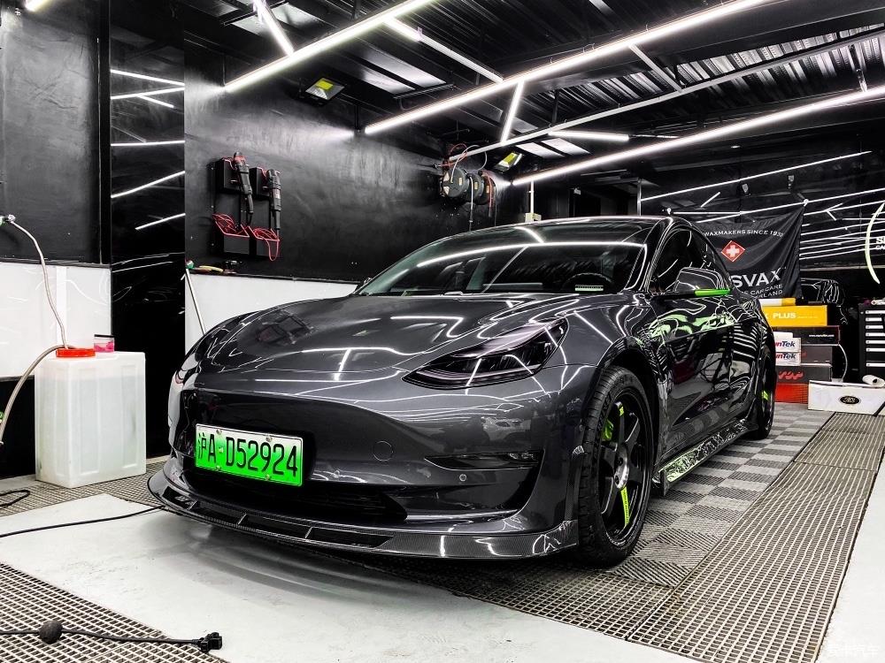 特斯拉model3 怎么改装适合年轻小伙