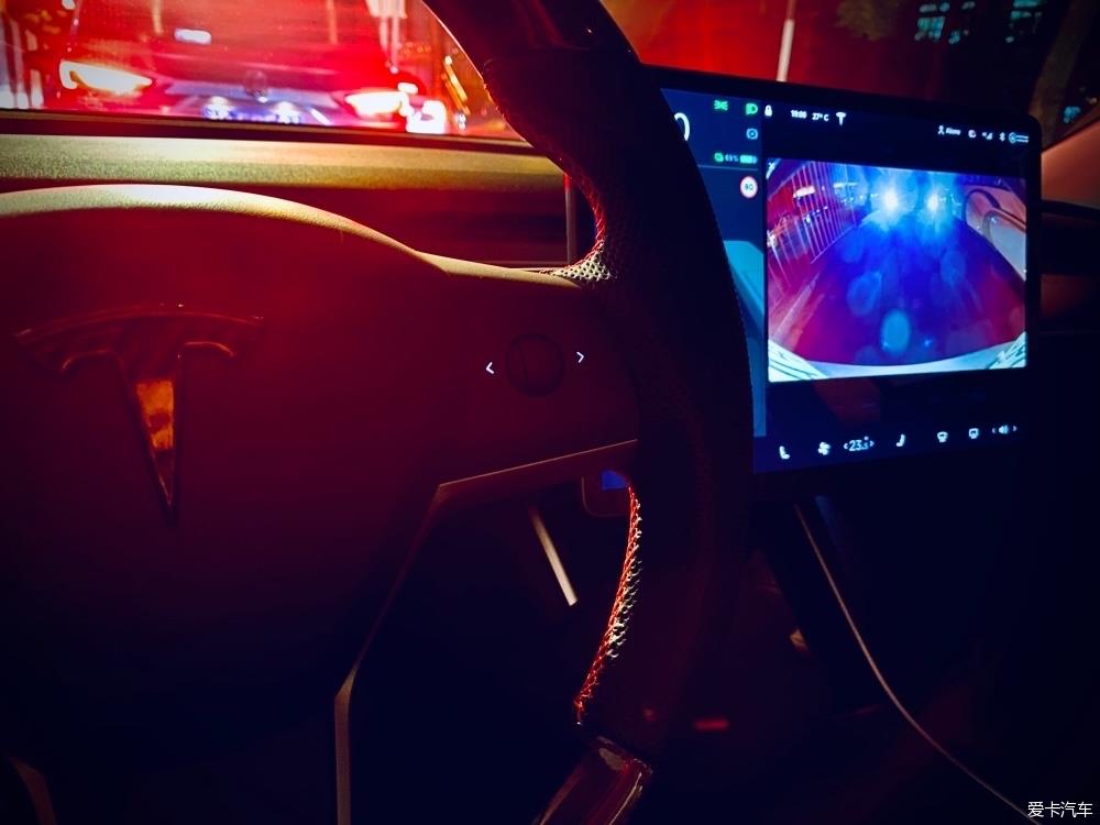 特斯拉model3 怎么改装适合年轻小伙