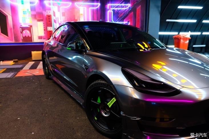 特斯拉model3 怎么改装适合年轻小伙