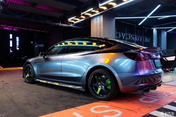 特斯拉model3 怎么改装适合年轻小伙