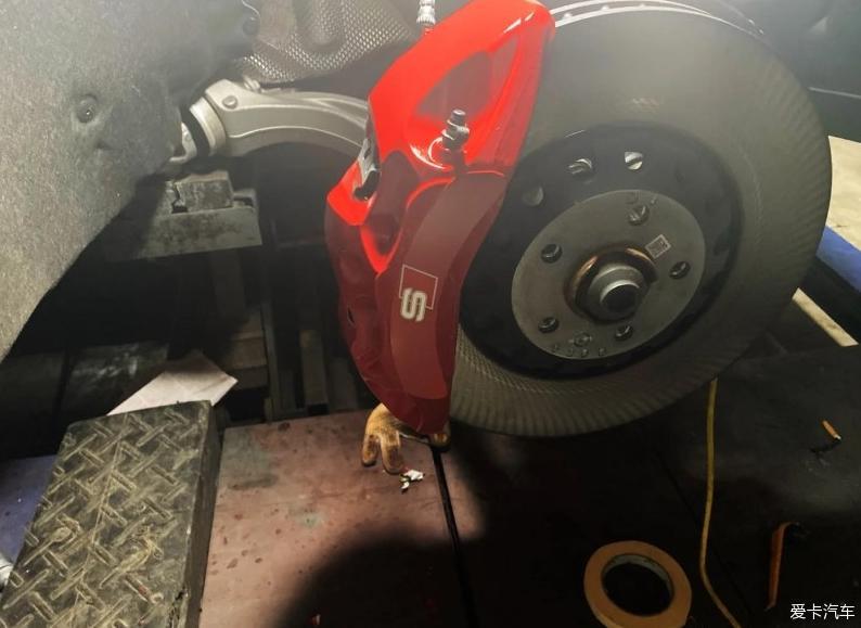 迟到的Audi Q7 3.0T运动提车作业