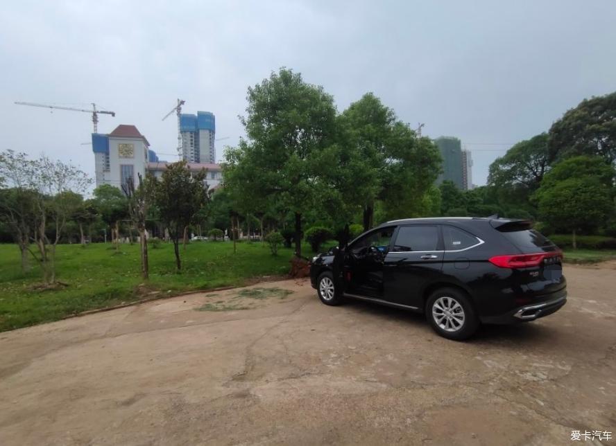 开着哈弗M6PLUS到处闲游