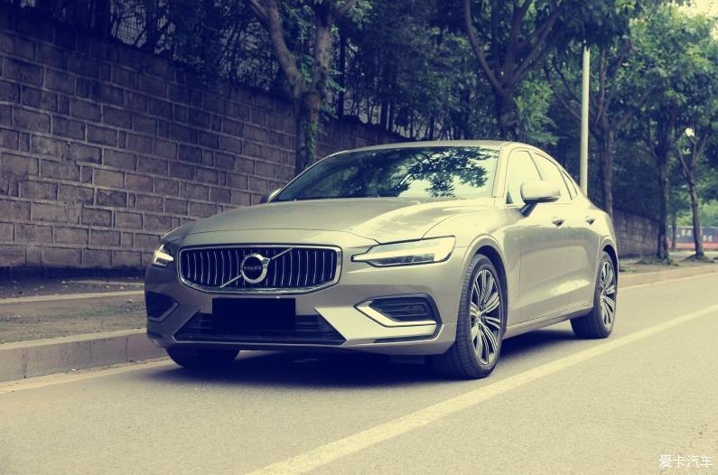 S60是很适合家用的一款车
