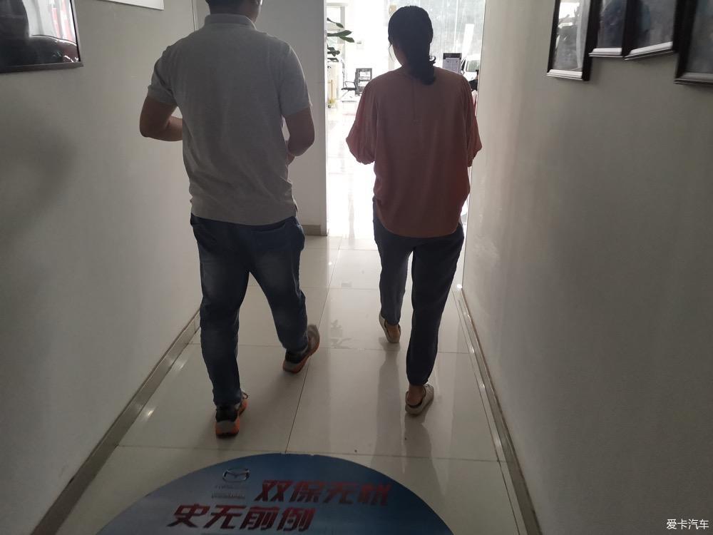 #劲飒出街  5有风度#我做引路人带着表哥喜提黑骑士