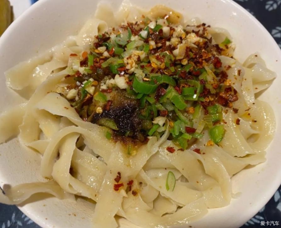 开着轩逸去品味特色什锦锅