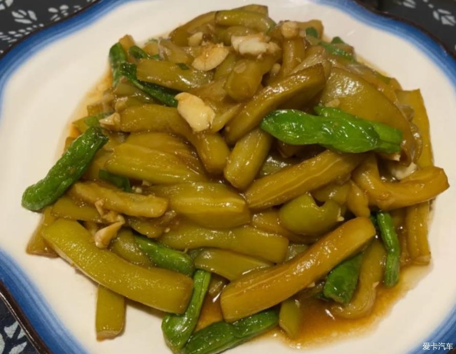 开着轩逸去品味特色什锦锅