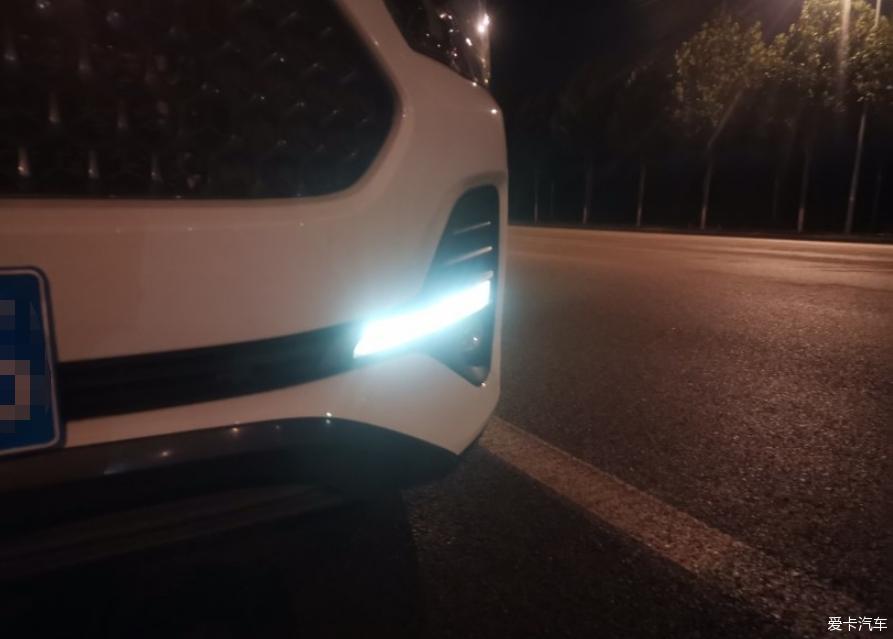 哈弗M6，夜晚整条街上最靓的仔！