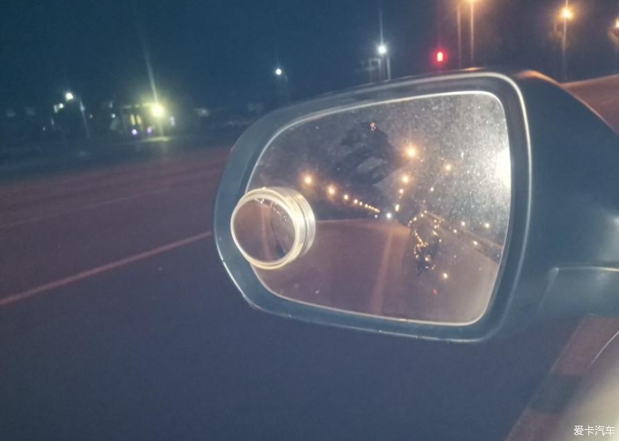 哈弗M6，夜晚整条街上最靓的仔！