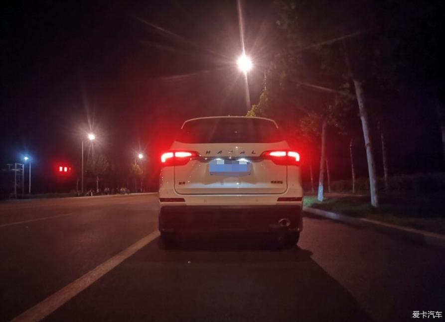 哈弗M6，夜晚整条街上最靓的仔！