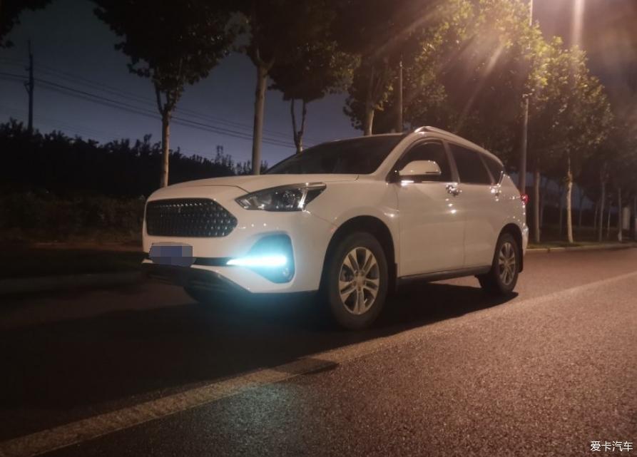 哈弗M6，夜晚整条街上最靓的仔！