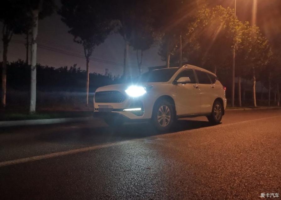 哈弗M6，夜晚整条街上最靓的仔！
