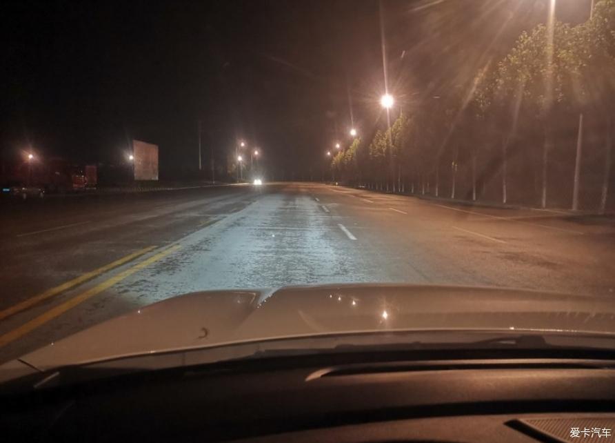 哈弗M6，夜晚整条街上最靓的仔！