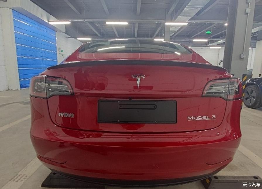 喜提大玩具特斯拉Model 3