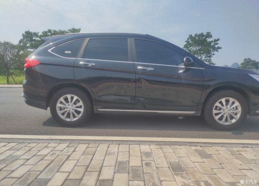 和男朋友去锻炼，开着哈弗M6 PLUS