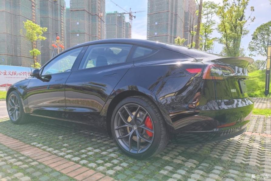 一个月2000公里Model 3 Performance