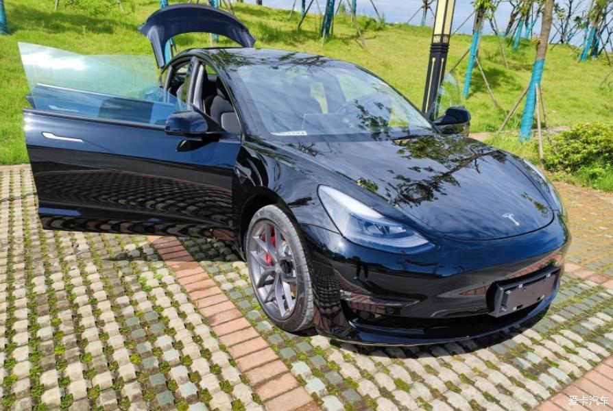 一个月2000公里Model 3 Performance