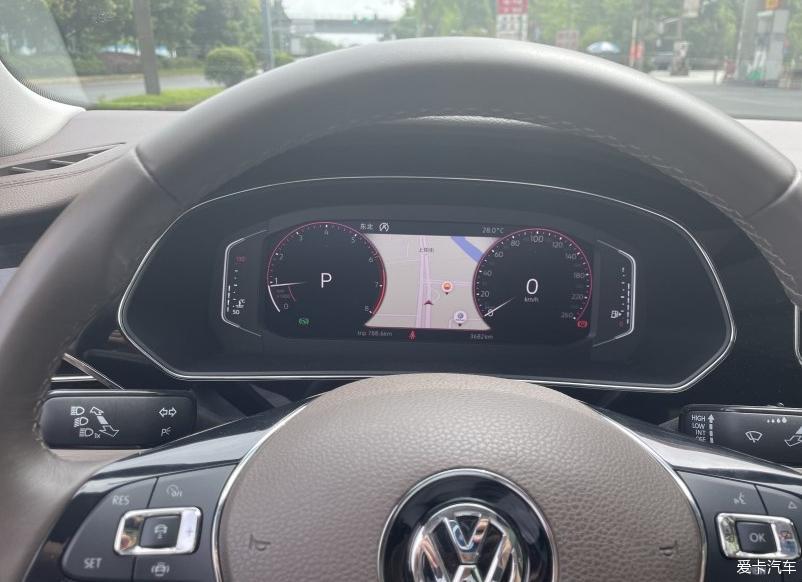B级车性价比越来越高，来看看帕萨特怎么样