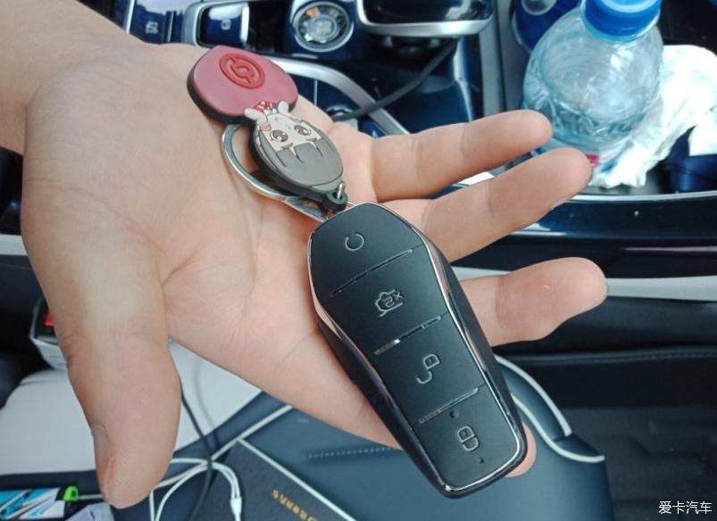 看我秦PLUS一路向前冲