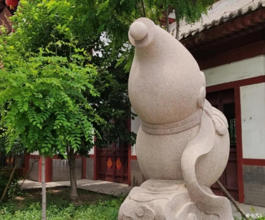 游玩灵通贡院偶遇2014款白轩逸