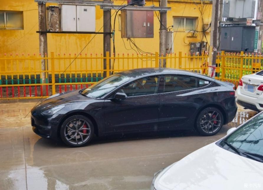 喜提特斯拉Model3 Perfo