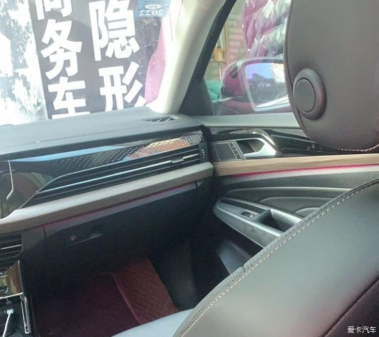 来晒一晒我们家的小黑