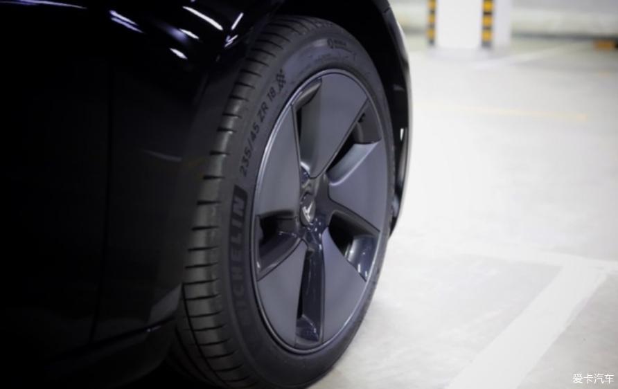 新款Model3 标续提车
