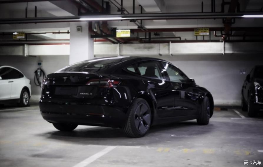 新款Model3 标续提车