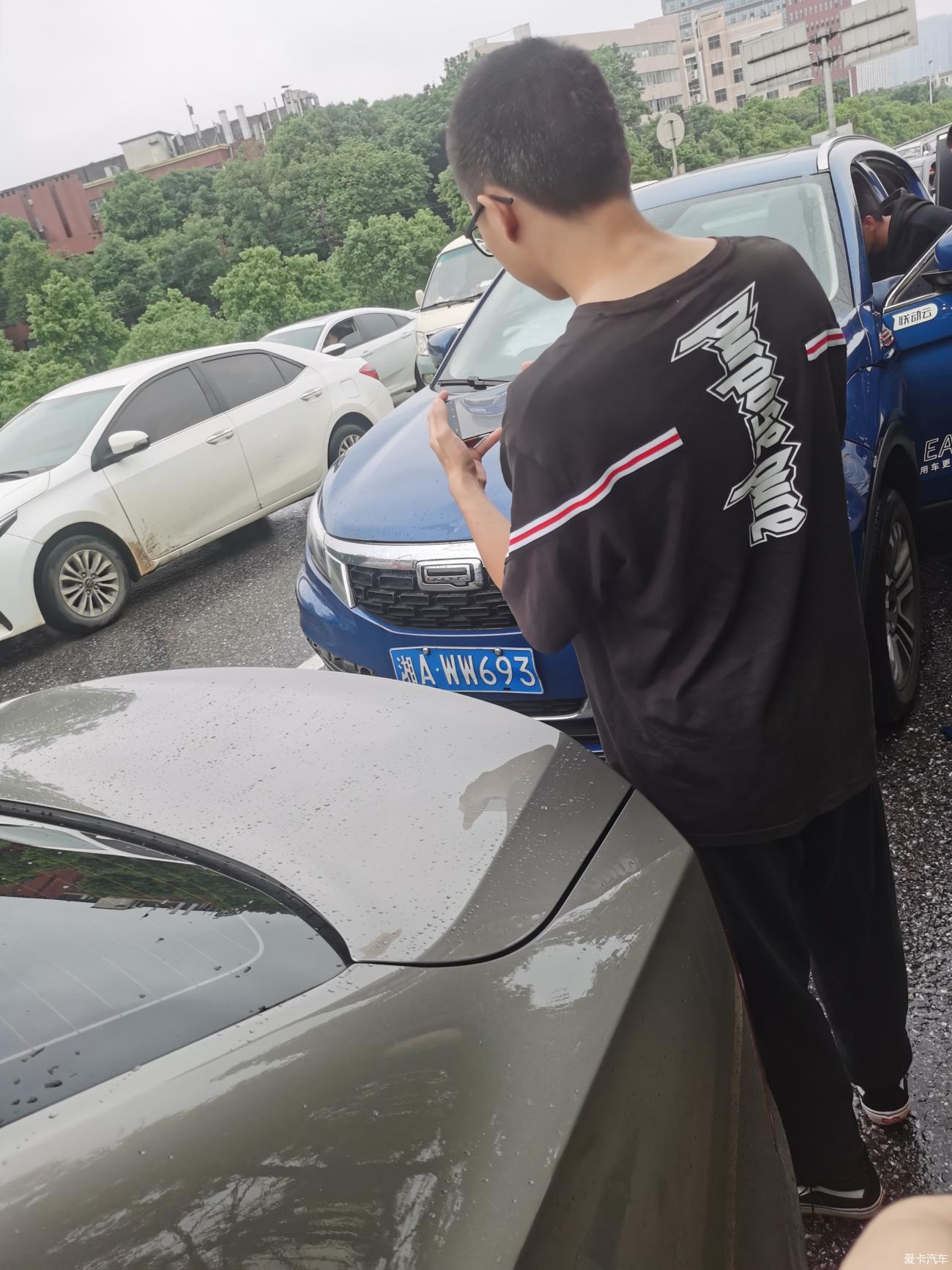 我为什么会选择了沃尔沃，就是看上了它的环保与安全，亲身实测