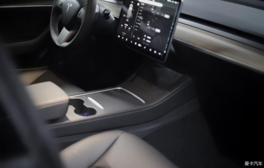 新款Model3 标续提车