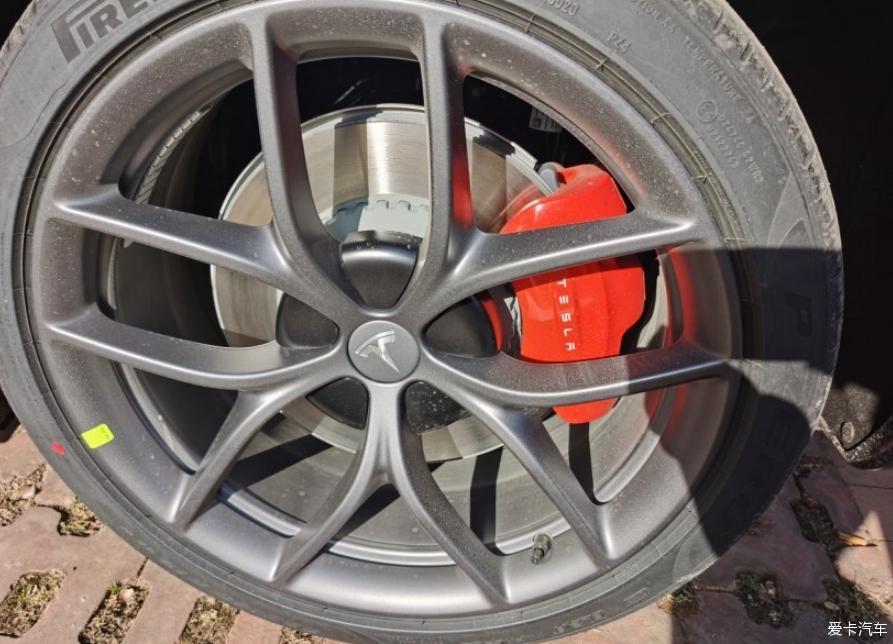 终提心心挂念的model3Performance