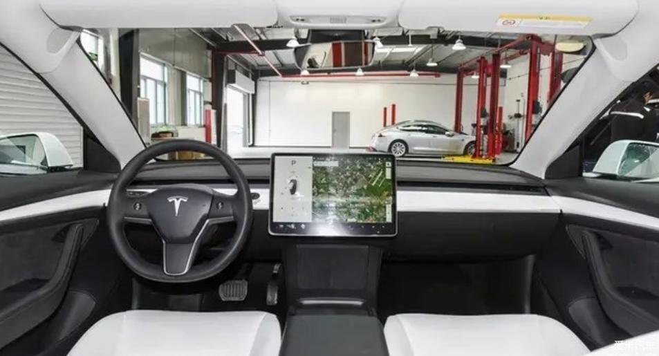 分享Model 3，满满的科感