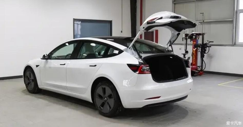 分享Model 3，满满的科感