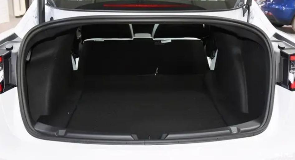 分享Model 3，满满的科感