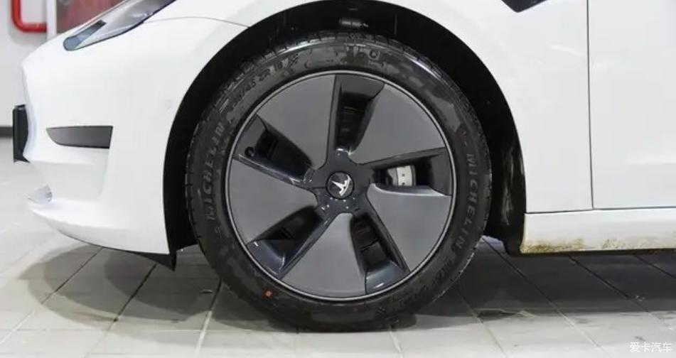 分享Model 3，满满的科感