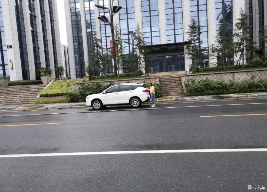 开着哈弗M6出去走走感受生活