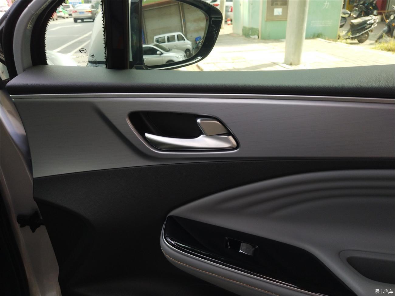 <br /></p>
喜提新车，分享喜悦<br />
