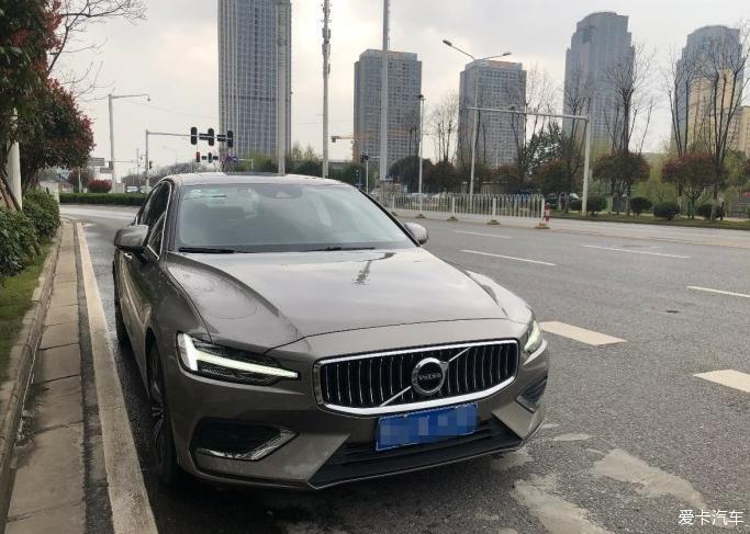 沉稳的外表，年轻的灵魂，S60提车