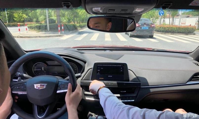 95后小哥人生第一辆车，凯迪拉克CT4