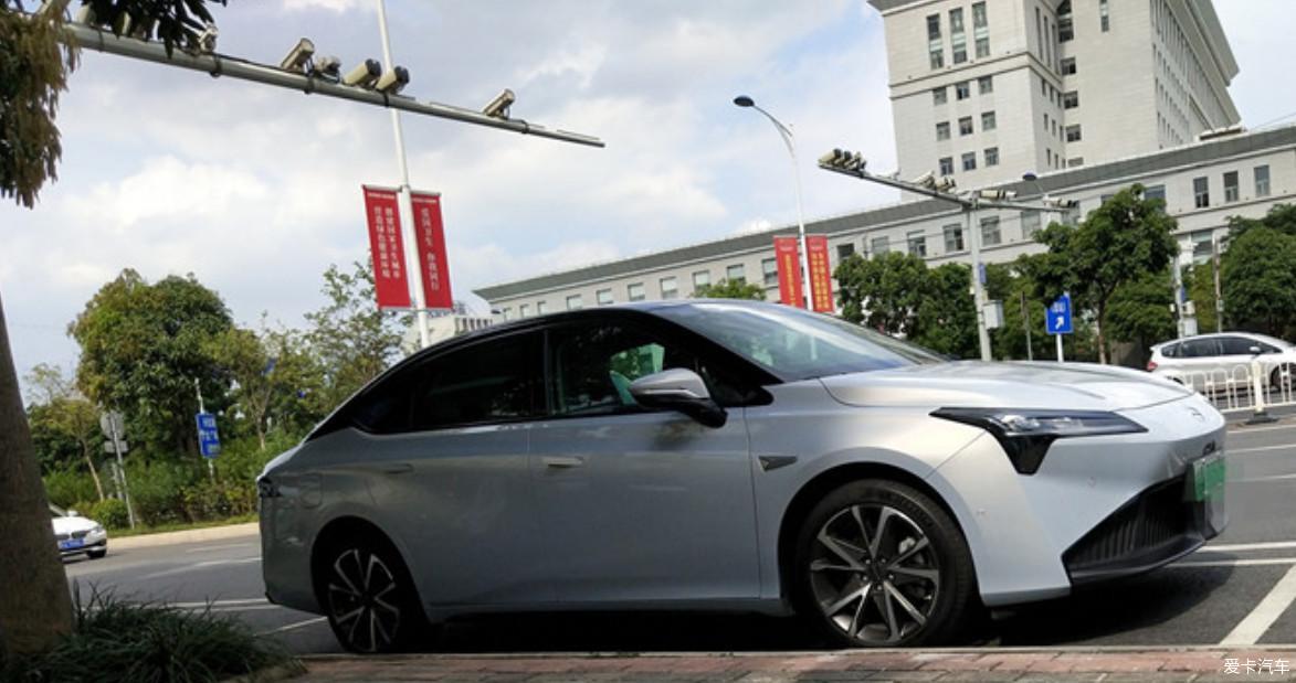 <br /></p>
喜提新车，分享喜悦<br />
