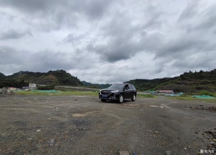 去工地，开着哈弗M6PLUS