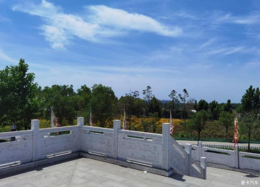踏下油门去户外溜达，给自己的心情放个假