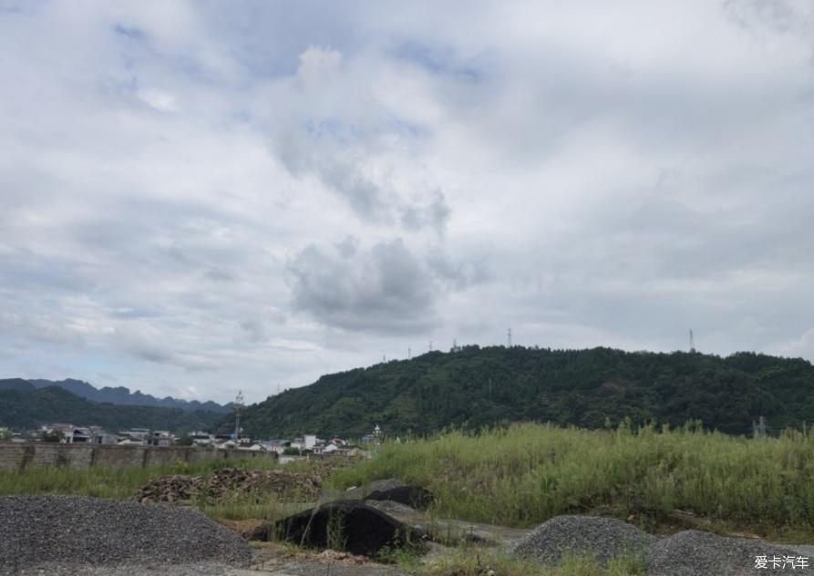 去工地，开着哈弗M6PLUS
