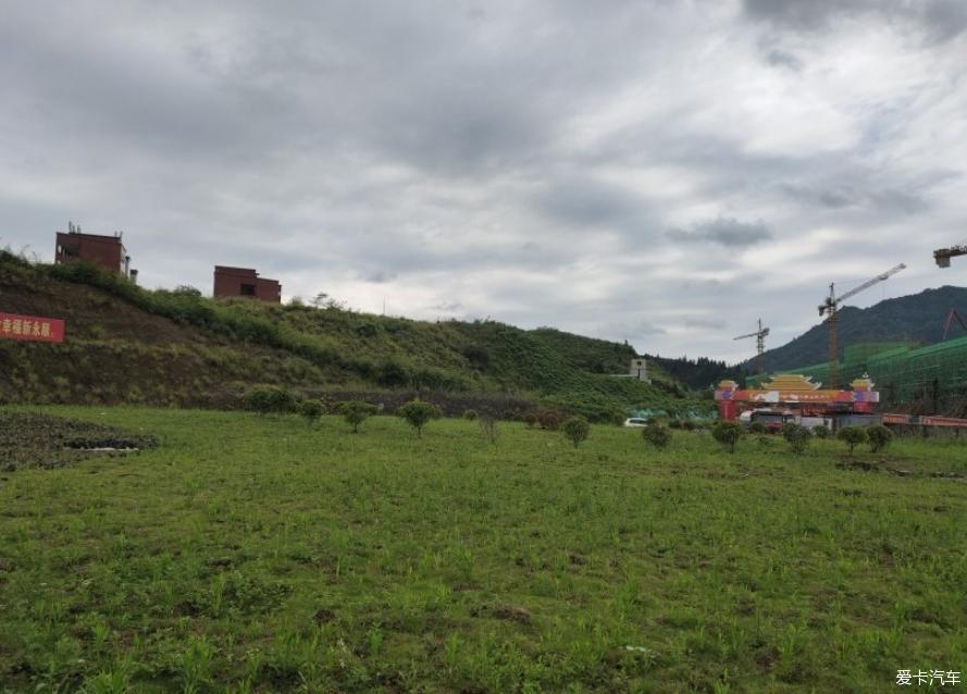 去工地，开着哈弗M6PLUS