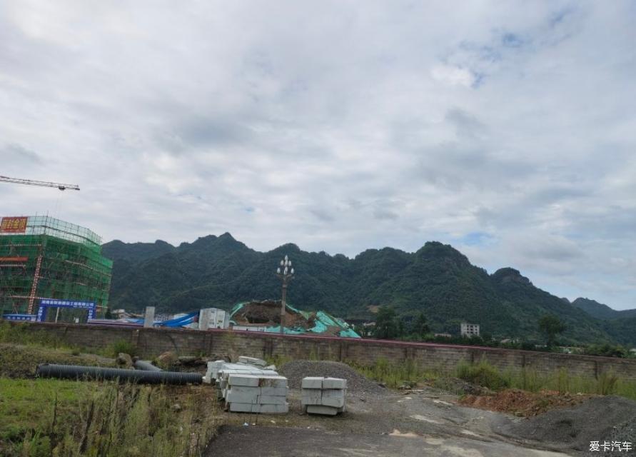 去工地，开着哈弗M6PLUS