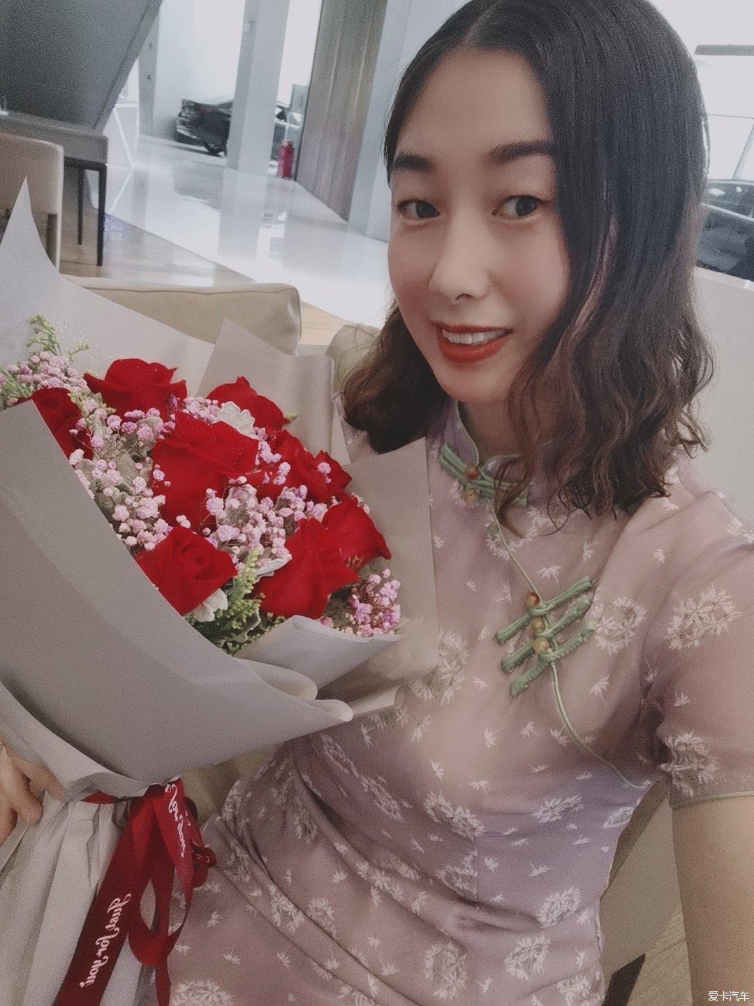 旗袍控小姐姐与她新入手的宝马5系，不小心被大叔入了心。